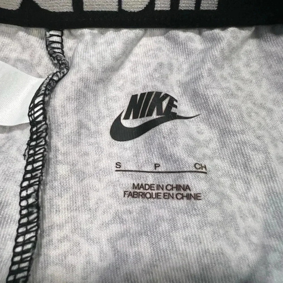Nike Black/White Leggings Women’s Small - Picture 6 of 6